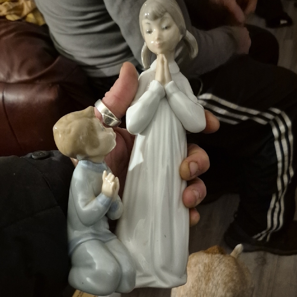 Porcelain Praying Children Figurine